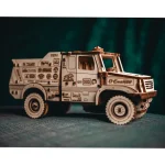 Деревянный механический 3D-пазл «MAZ 6440RR», зеленый фон
