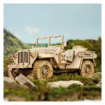 Деревянный 3D конструктор "Армейский джип", на газоне